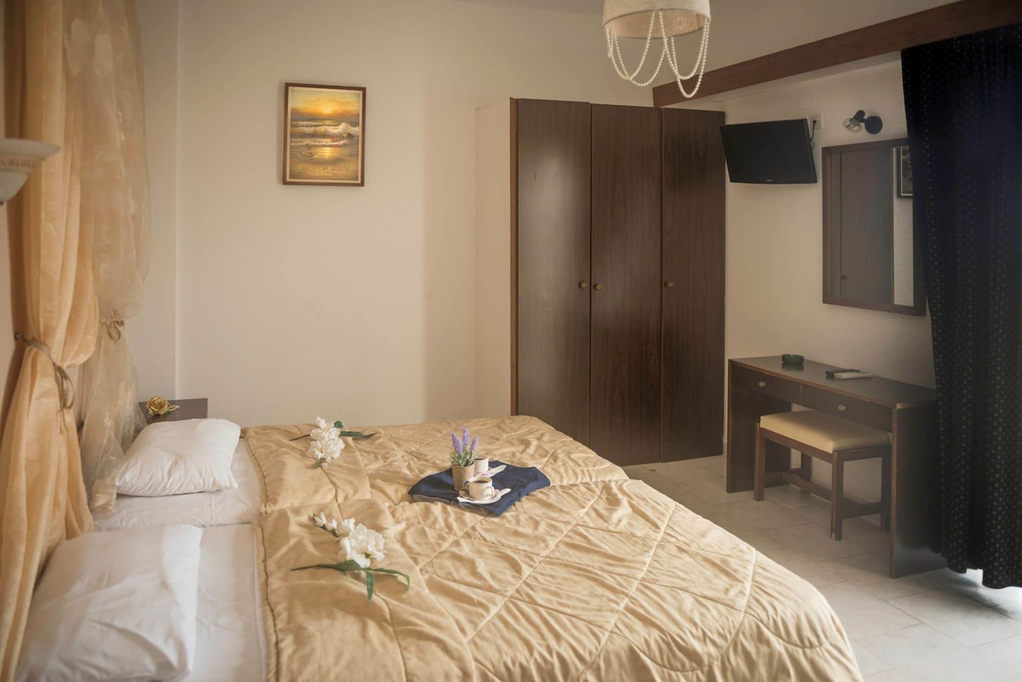 Antonios Hotel ファリラキ エクステリア 写真