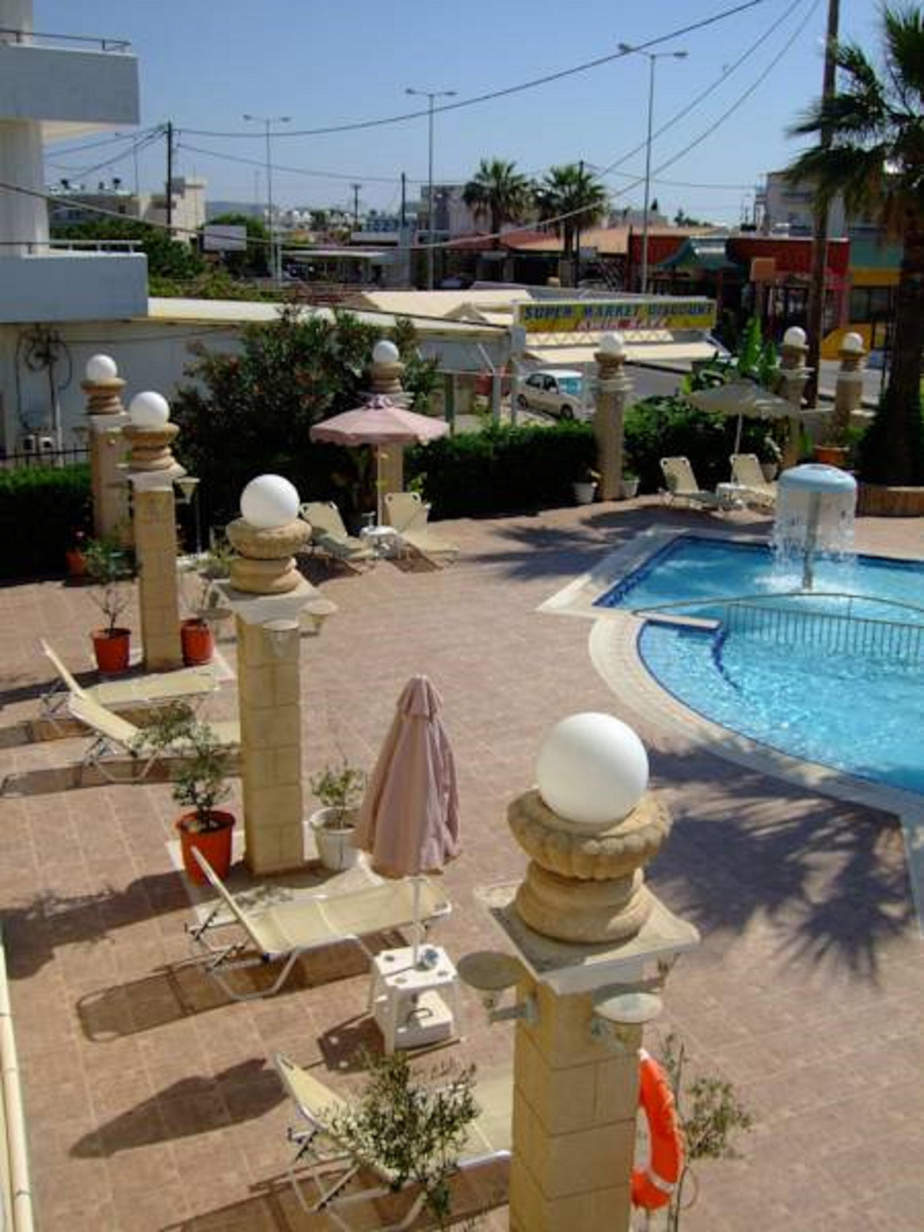 Antonios Hotel ファリラキ エクステリア 写真